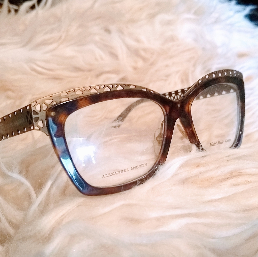 ALEXANDER MCQUEEN PRESCRIPTION GLASSES [reserved] - Picture 3 of 4